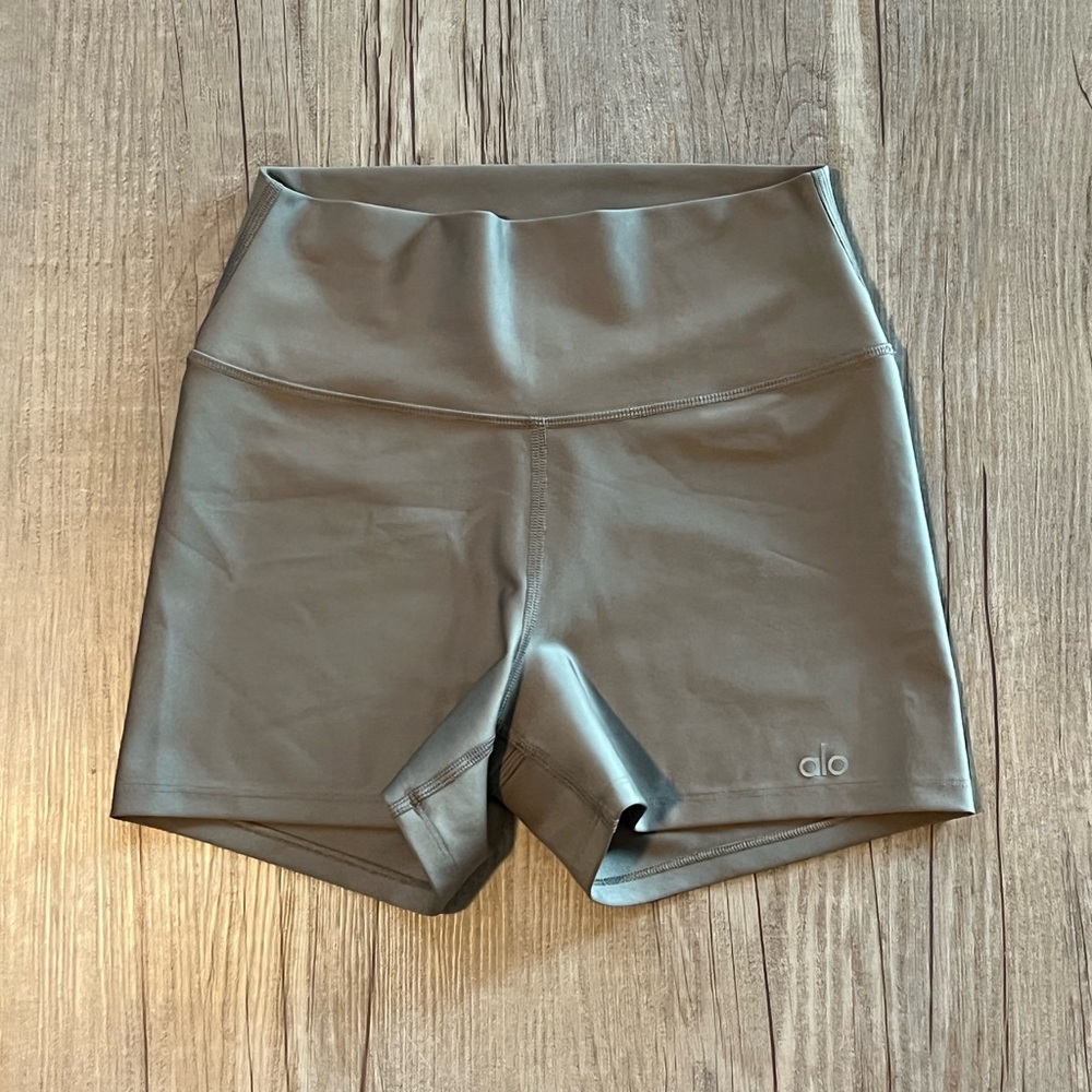 Alo Yoga 3" High-Waist Airlift Short